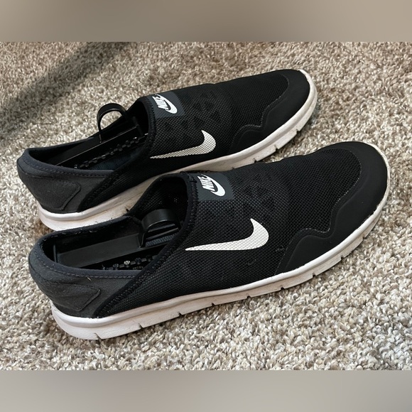 Nike | Women’s Orive Lite Slip-On Sneakers | Black/Anthracite/White - Picture 6 of 9